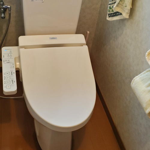 鹿児島U邸便座交換工事